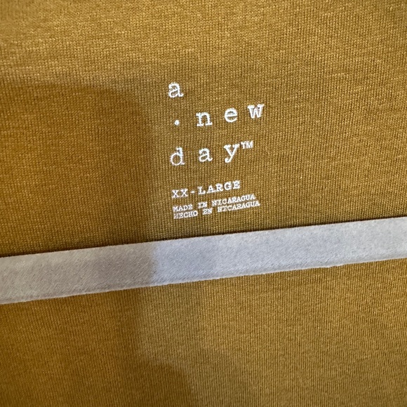 Long sleeve V neck T shirt - Picture 3 of 3